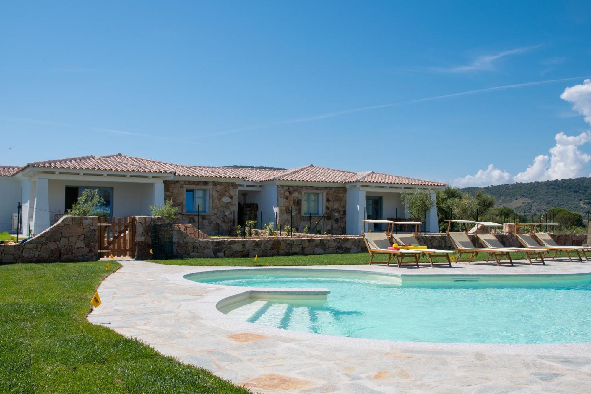 Aparthotel Enaja - Luxury Retreat à Budoni Extérieur photo