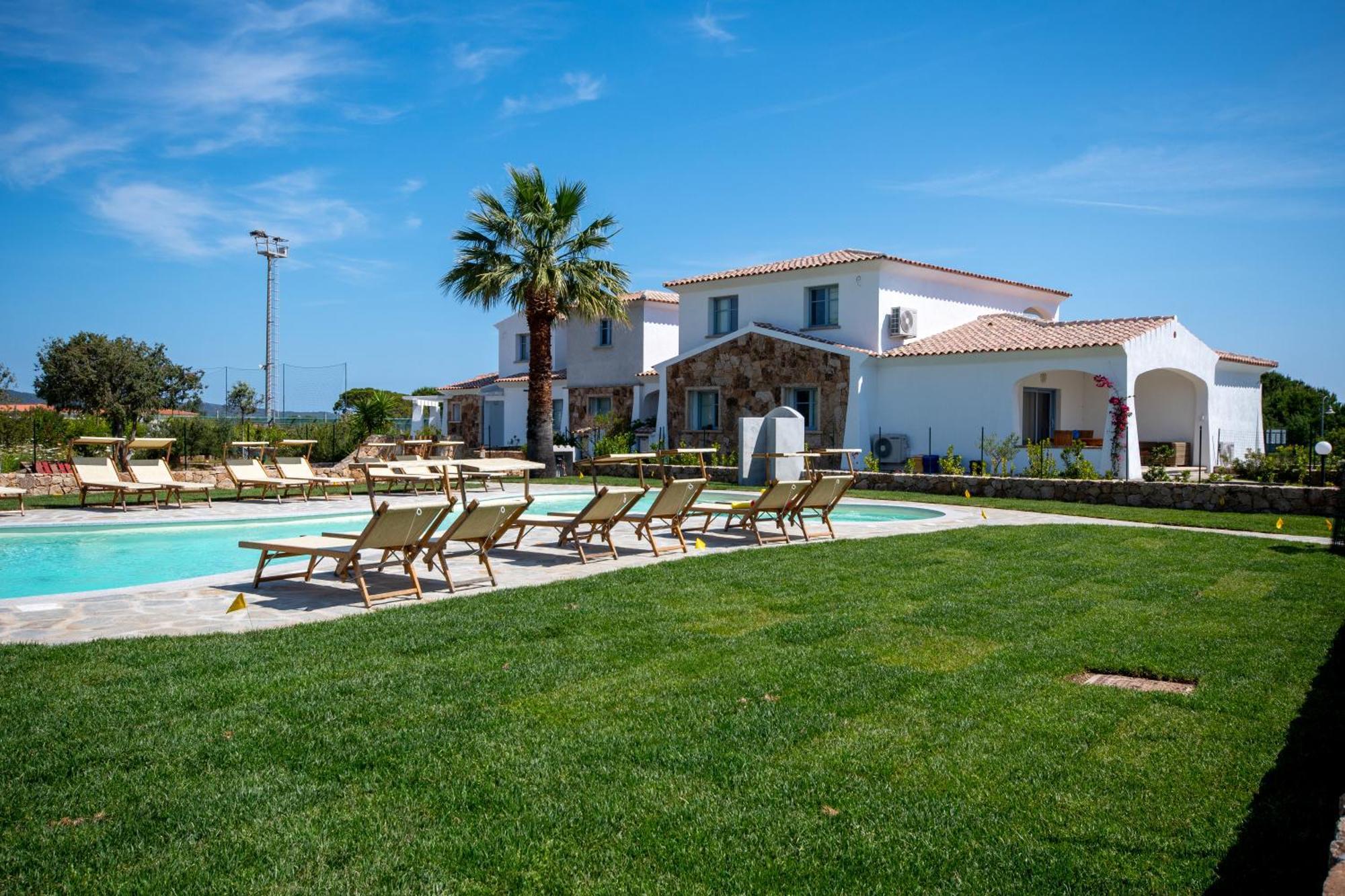 Aparthotel Enaja - Luxury Retreat à Budoni Extérieur photo